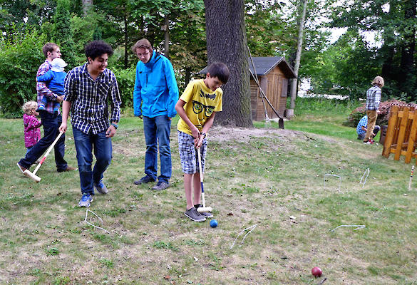 Crocket war nur eins der vielen Spiele, die auf dem Schulhof angeboten wurden.